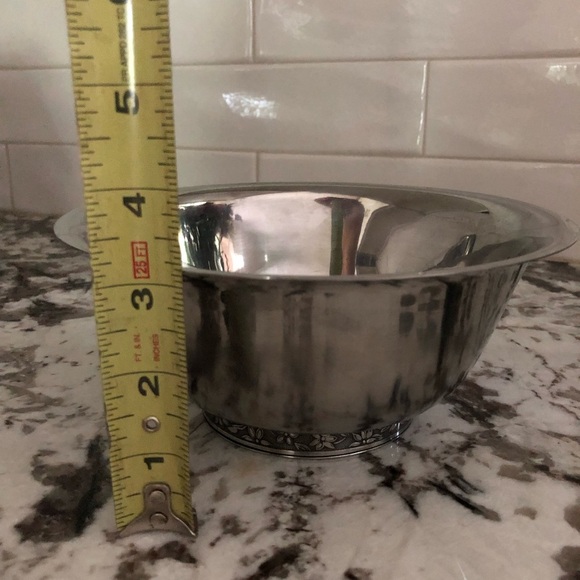 Vintage Stainless Steel Japan Bowls Set with Floral Details - Picture 8 of 12